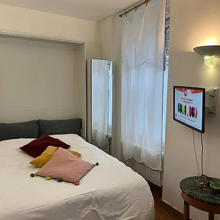 De Charme De Verneuil Apartment *